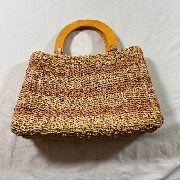 Faded Glory Rattan Tan and Brown Woven Clutch - Picture 1 of 6
